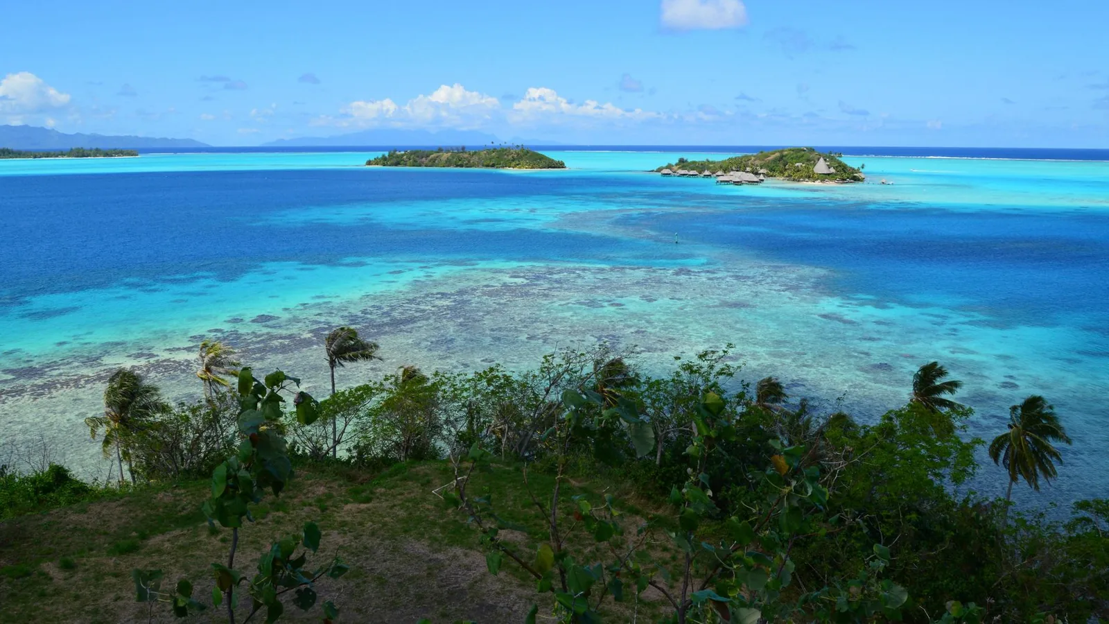 Motu et lagon d'un atoll de Polynésie française